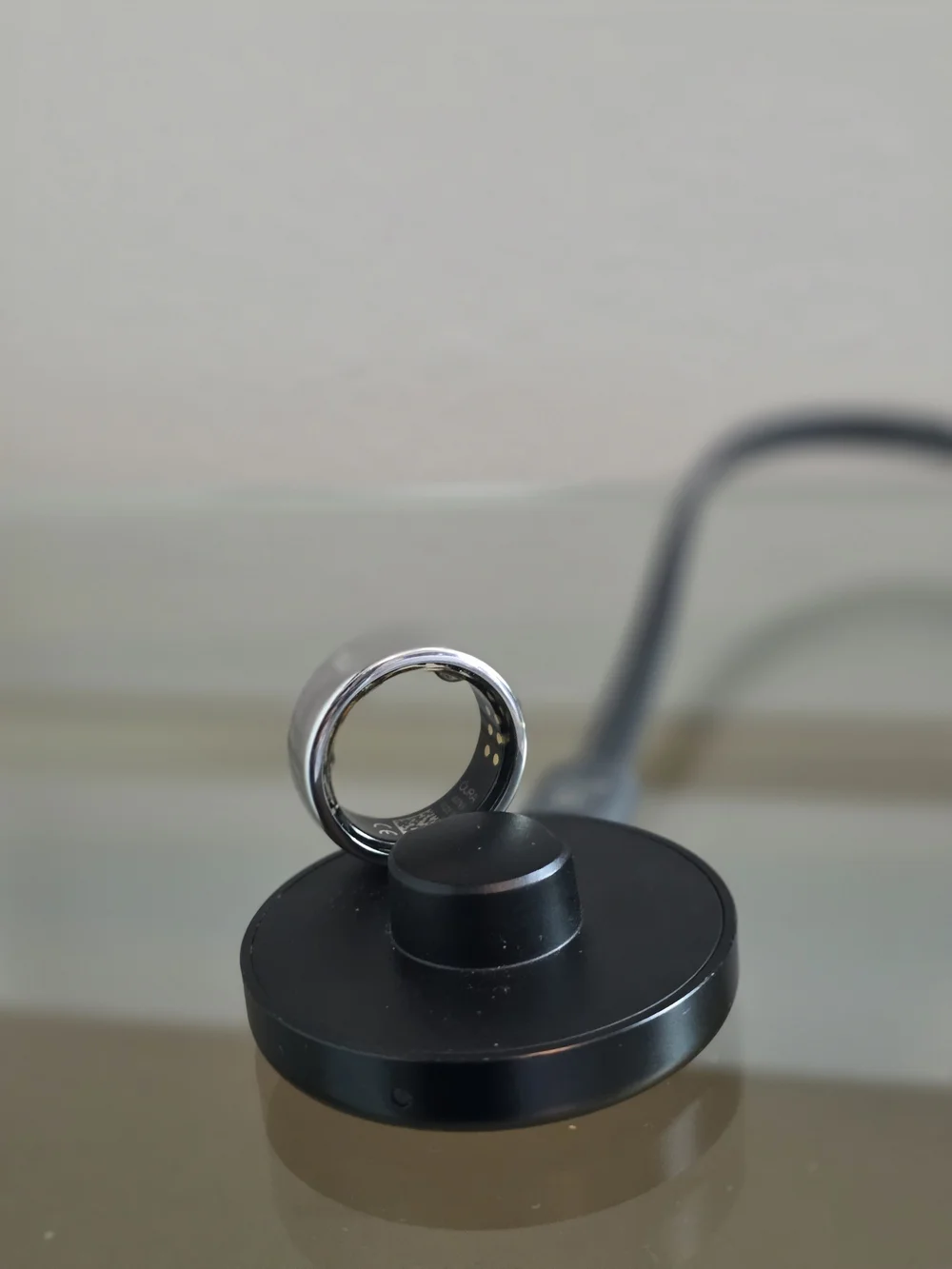 Oura Ring 3 Size 8 - Silver with Matte Black Charger